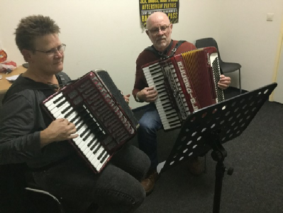 Accordeonles voor jong en oud bij muziekschool Hidding.